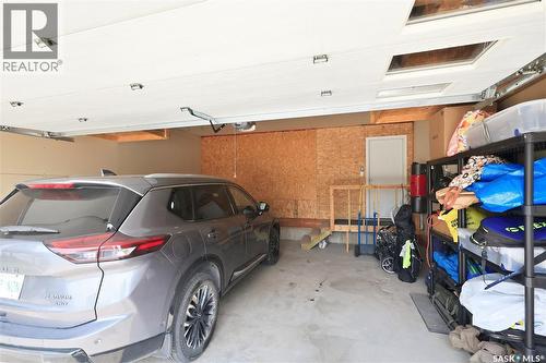 2206 Assiniboine Avenue E, Regina, SK - Indoor Photo Showing Garage