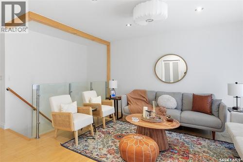 2206 Assiniboine Avenue E, Regina, SK - Indoor Photo Showing Living Room