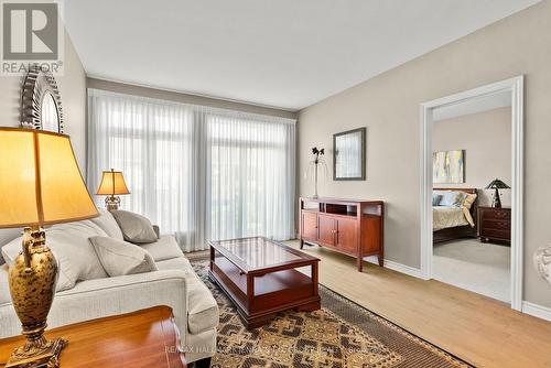 540 Silverbell Crescent, Ottawa, ON - Indoor