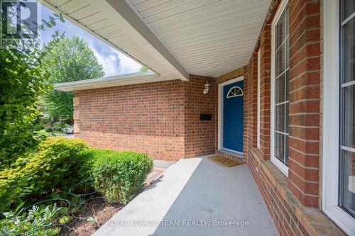 60 Woliston Crescent, Ottawa, ON - Outdoor With Exterior