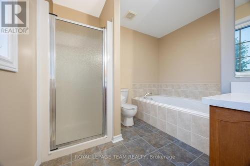 60 Woliston Crescent, Ottawa, ON - Indoor Photo Showing Bathroom