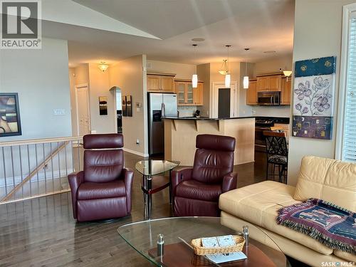 10170 Wascana Estates, Regina, SK - Indoor Photo Showing Living Room