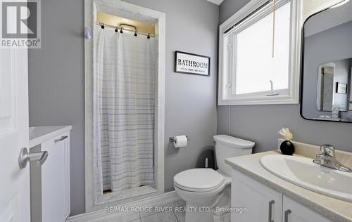 32 Patrick Drive, Whitby, ON - Indoor Photo Showing Bathroom