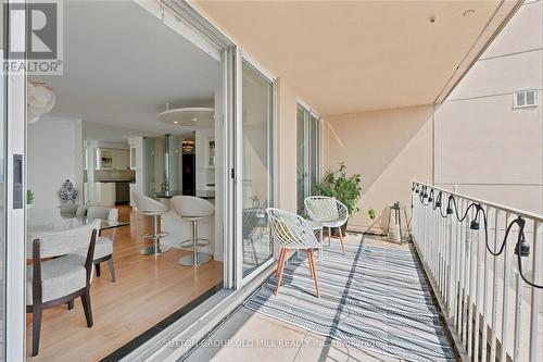 Walk Out To Balcony - 1908 - 2285 Lake Shore Boulevard W, Toronto, ON - Indoor Photo Showing Other Room
