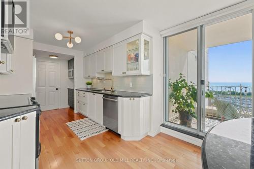 Kitchen - 1908 - 2285 Lake Shore Boulevard W, Toronto, ON - Indoor Photo Showing Kitchen