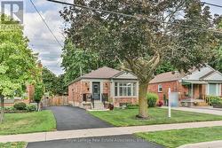 41 ASHBOURNE DRIVE  Toronto, ON M9B 4H3