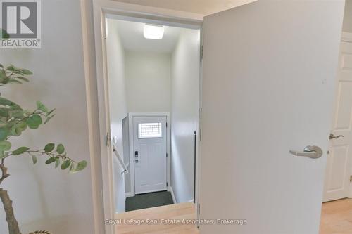 41 Ashbourne Drive, Toronto, ON - Indoor