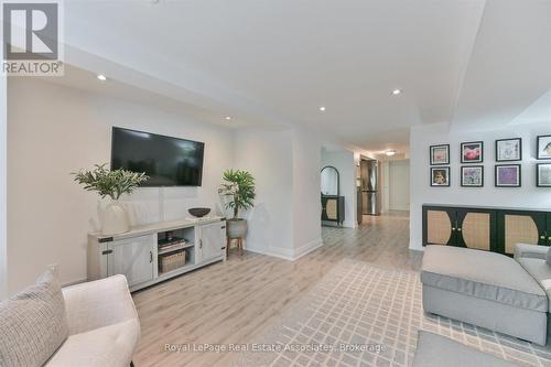 41 Ashbourne Drive, Toronto, ON - Indoor Photo Showing Living Room