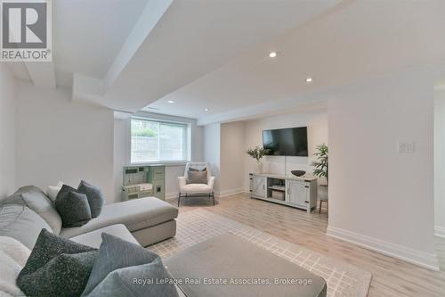 41 Ashbourne Drive, Toronto, ON - Indoor Photo Showing Living Room