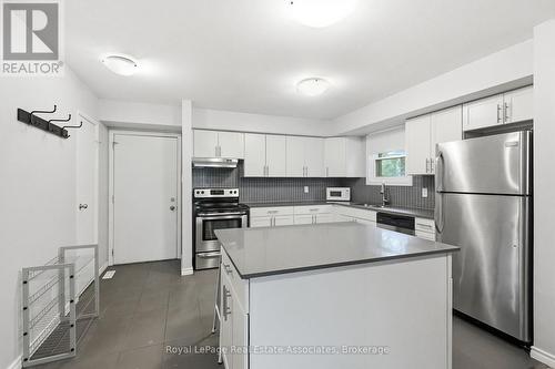 1 - 509 Quiet Place, Waterloo, ON - Indoor Photo Showing Kitchen