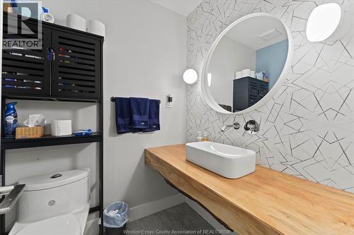 1718 Lesperance, Tecumseh, ON - Indoor Photo Showing Bathroom