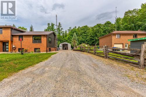 1819 Old Second Road S, Springwater, ON - Outdoor