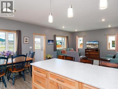44 Eugene Avenue, Whitehorse, YT - Indoor Photo Showing Dining Room