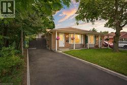 475 KINGSCOURT Drive Unit# A  Waterloo, ON N2K 2X9