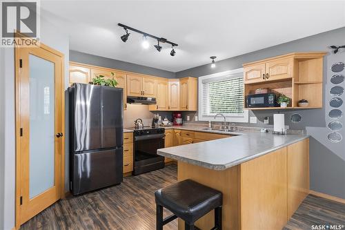 414 Sumner Lane, Saskatoon, SK - Indoor Photo Showing Kitchen