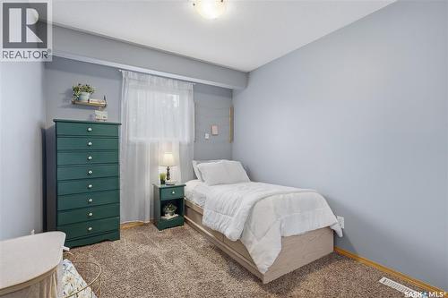 414 Sumner Lane, Saskatoon, SK - Indoor Photo Showing Bedroom