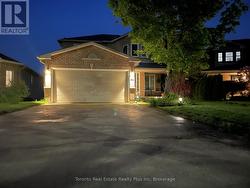 21 NICHOLSON DRIVE Barrie, ON L4N 8L7