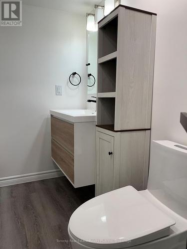 21 Nicholson Drive, Barrie, ON - Indoor Photo Showing Bathroom