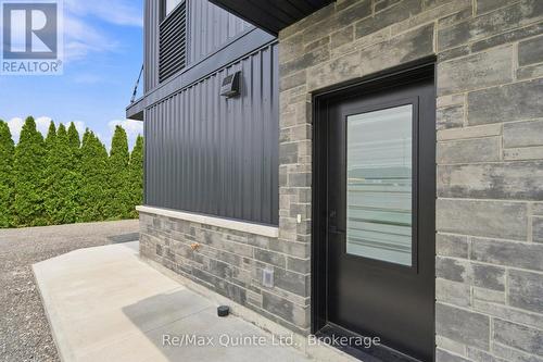 B - 5 SIENNA AVENUE , Belleville (Belleville Ward), Ontario K8P 4G5 5