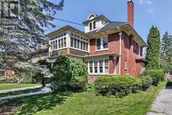 498 WELLER STREET Peterborough (Town Ward 3), ON K9H 2N6