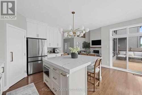 351 Shuttleworth Drive, Ottawa, ON - Indoor Photo Showing Kitchen