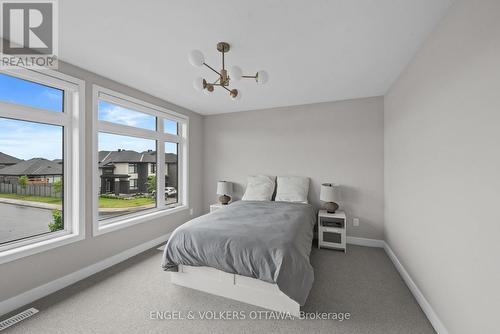 351 Shuttleworth Drive, Ottawa, ON - Indoor Photo Showing Bedroom