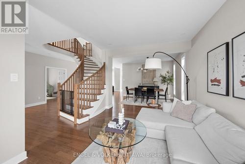 351 Shuttleworth Drive, Ottawa, ON - Indoor Photo Showing Living Room