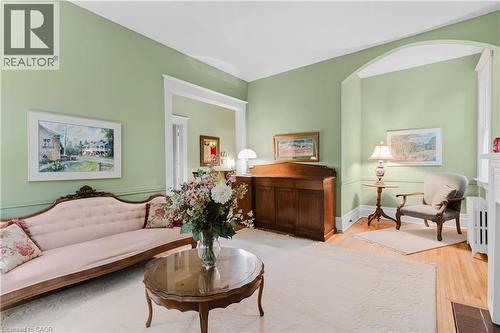 136 Blair Road, Cambridge, ON - Indoor Photo Showing Living Room