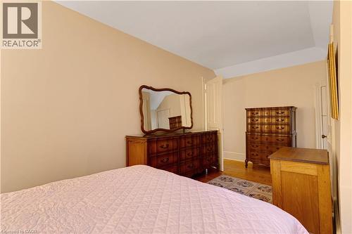 136 Blair Road, Cambridge, ON - Indoor Photo Showing Bedroom