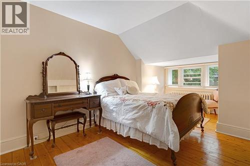 136 Blair Road, Cambridge, ON - Indoor Photo Showing Bedroom