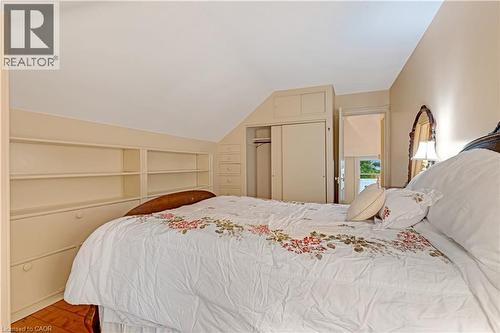 136 Blair Road, Cambridge, ON - Indoor Photo Showing Bedroom