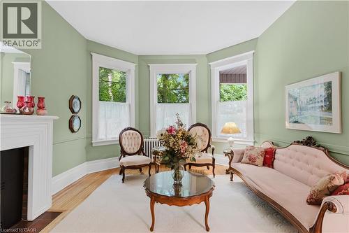 136 Blair Road, Cambridge, ON - Indoor Photo Showing Living Room