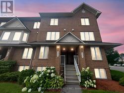 294 CRESTHAVEN DRIVE Ottawa, ON K2G 6W4