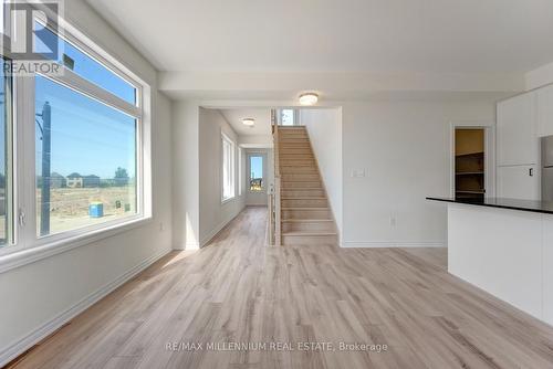 UPPER - 36 THORNBIRD CRESCENT , Brampton, Ontario L7A 0B8 5