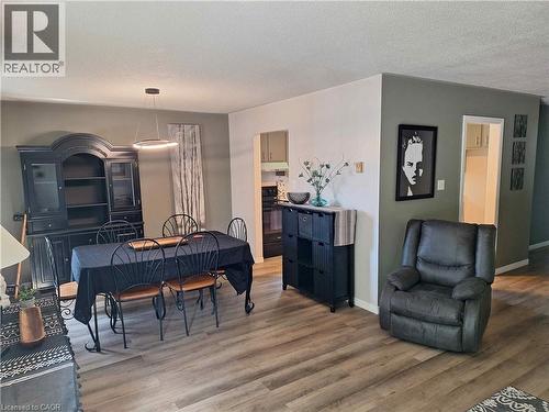 48 Crestlynn Crescent, Simcoe, ON - Indoor Photo Showing Living Room