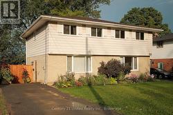 922 WEBBER AVENUE Peterborough (Otonabee Ward 1), ON K9J 5Y1