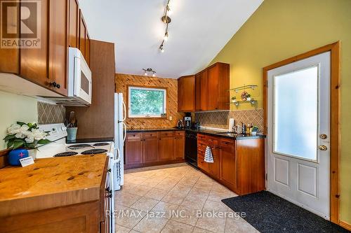 50 Long Island, Otonabee-South Monaghan, ON - Indoor Photo Showing Kitchen