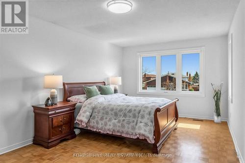 4129 Molly Avenue, Mississauga, ON - Indoor Photo Showing Bedroom