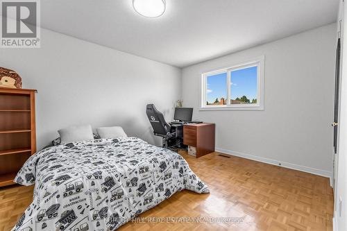 4129 Molly Avenue, Mississauga, ON - Indoor Photo Showing Bedroom