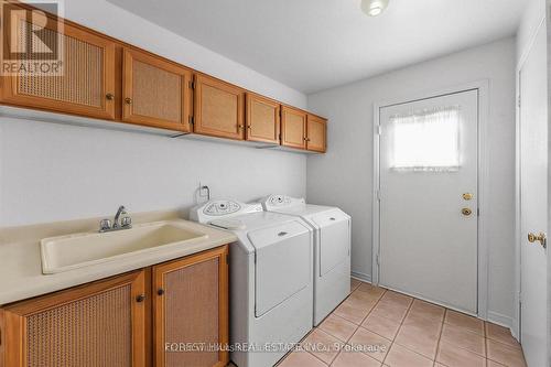 4129 Molly Avenue, Mississauga, ON - Indoor Photo Showing Laundry Room