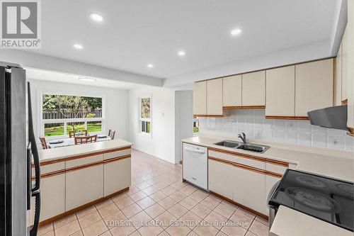 4129 Molly Avenue, Mississauga, ON - Indoor Photo Showing Kitchen With Double Sink