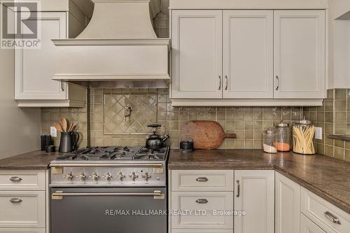 14 Pine Crescent, Toronto, ON - Indoor Photo Showing Kitchen