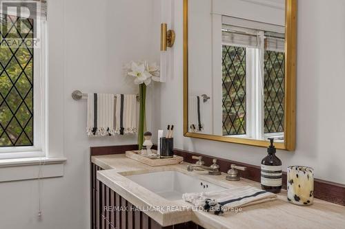 14 Pine Crescent, Toronto, ON - Indoor Photo Showing Bathroom