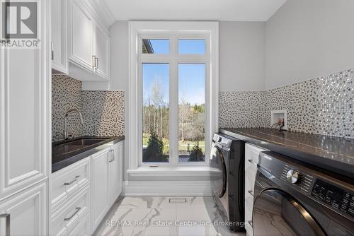 7645 Maltby Road E, Puslinch, ON - Indoor Photo Showing Laundry Room