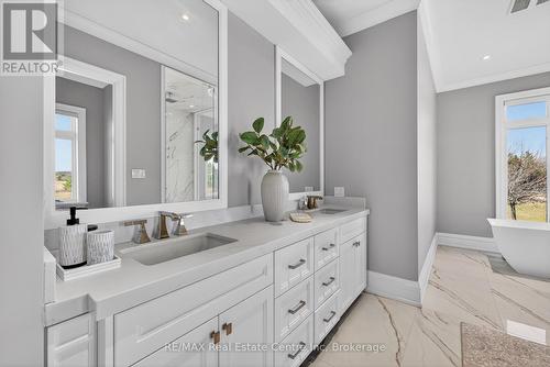 7645 Maltby Road E, Puslinch, ON - Indoor Photo Showing Bathroom