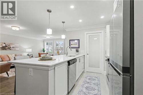 82 Szollosy Circle, Hamilton, ON - Indoor Photo Showing Kitchen With Upgraded Kitchen