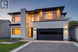 1533 ROSEBELLA AVENUE  Ottawa, ON K1T 1G6