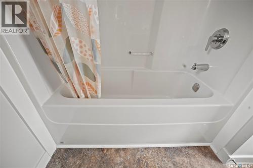 5234 Campling Avenue, Regina, SK - Indoor