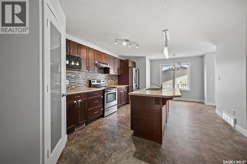 5234 Campling Avenue, Regina, SK - Indoor Photo Showing Kitchen With Upgraded Kitchen