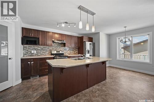5234 Campling Avenue, Regina, SK - Indoor Photo Showing Kitchen With Double Sink